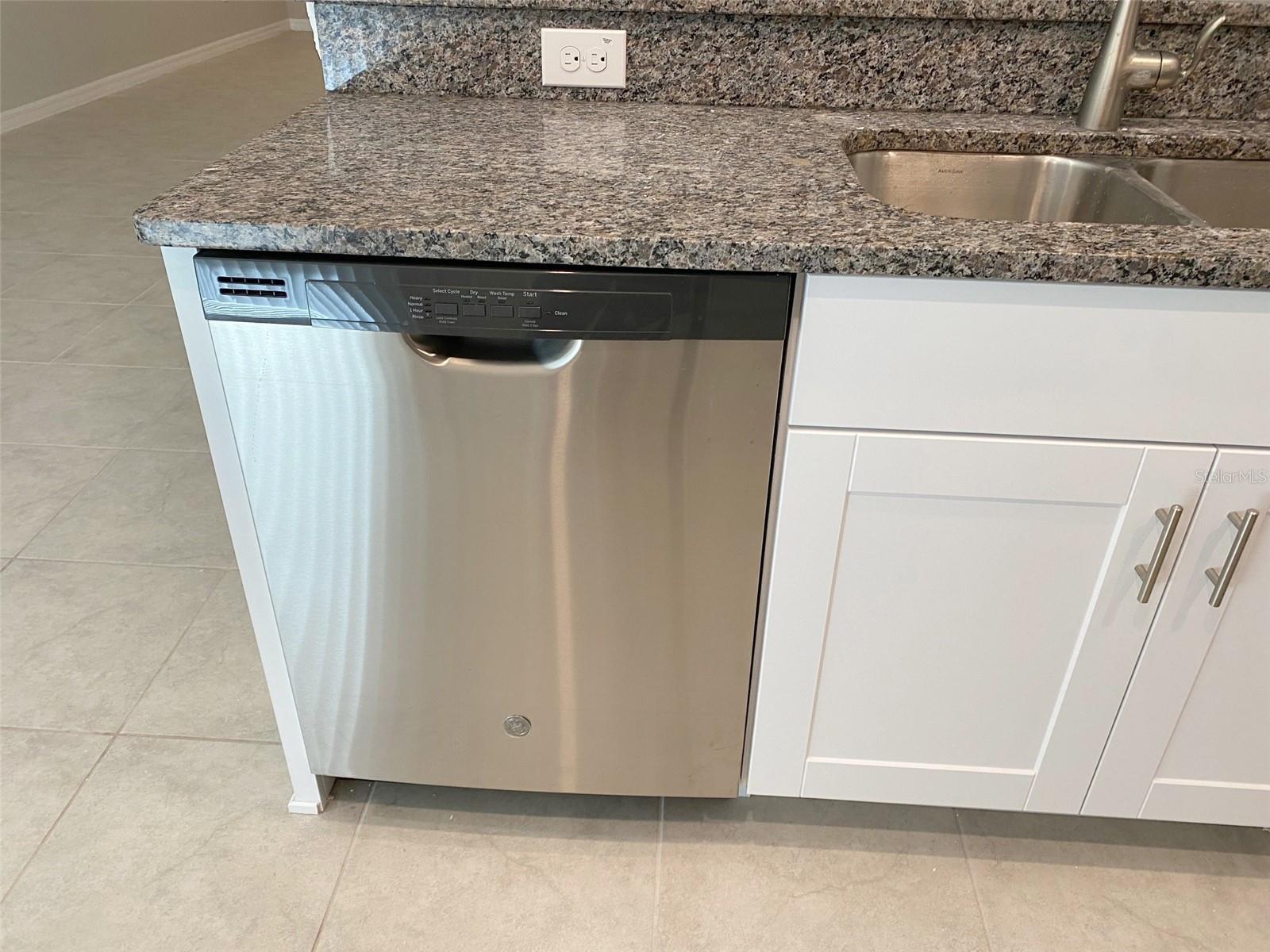 VENTANA TWNHMS AT WATERS EDGE - Residential Lease