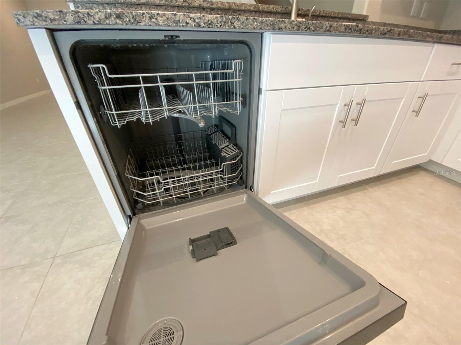 VENTANA TWNHMS AT WATERS EDGE - Residential Lease