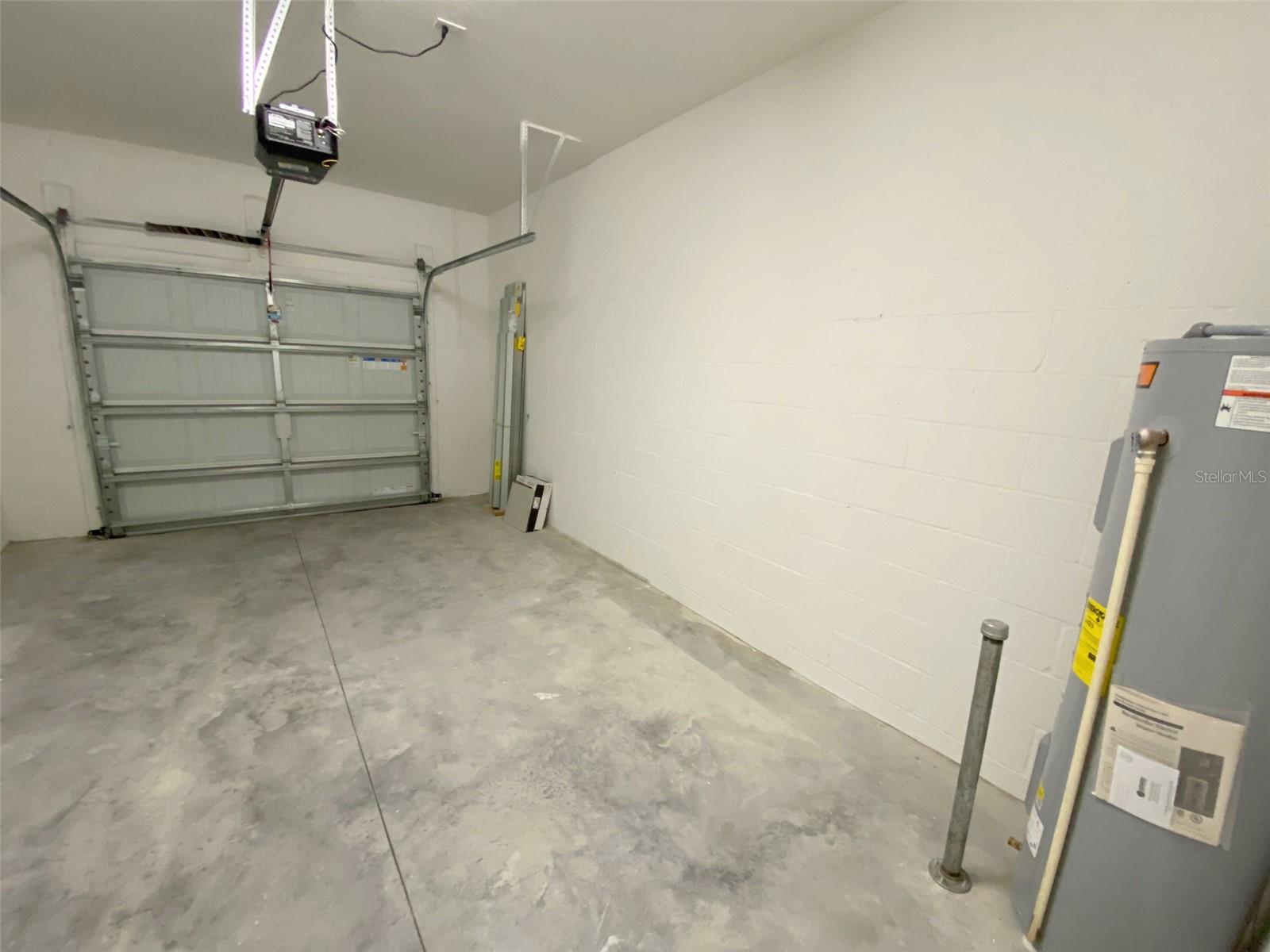 VENTANA TWNHMS AT WATERS EDGE - Residential Lease