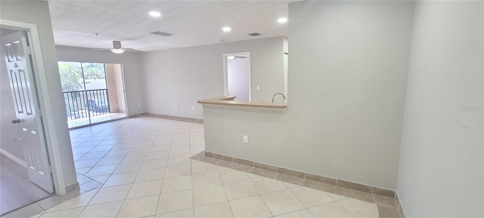 940 VILLAGE TRAIL 4-205
