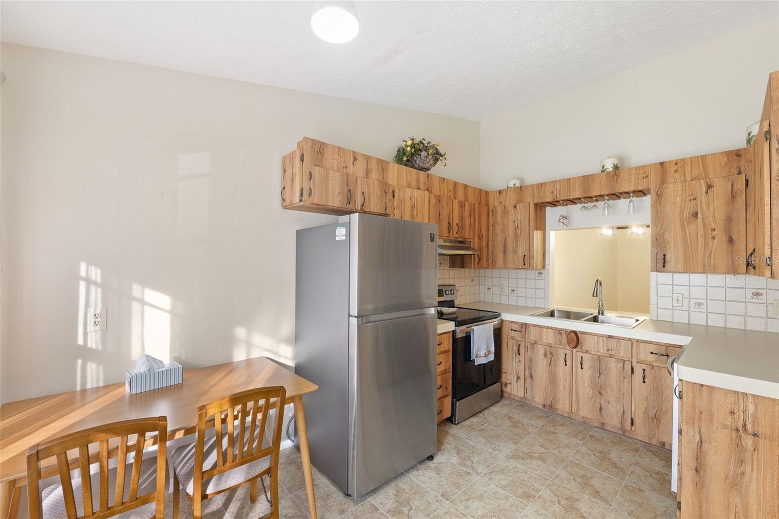 FOREST LAKE CONDO - Residential Lease