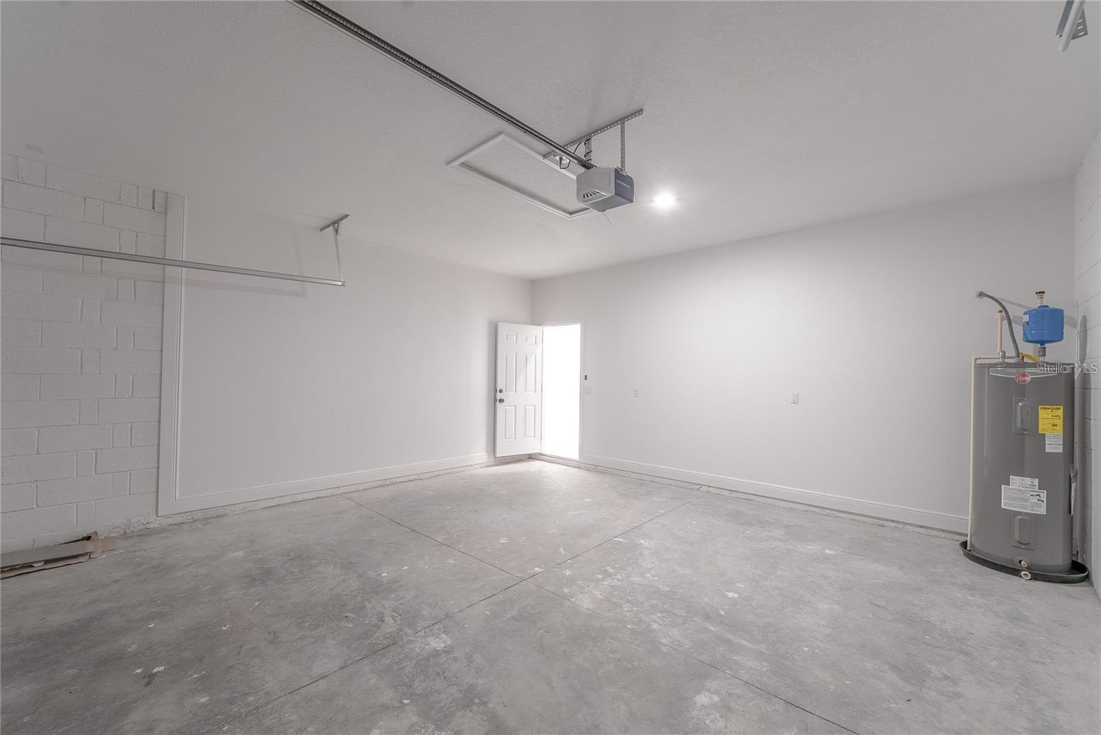 CITRUS SPGS UNIT 04 - Residential Lease