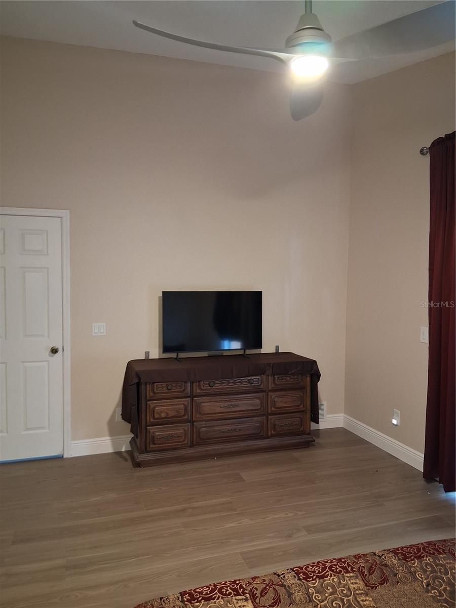 COUNTRY RUN UNIT 3 - Residential