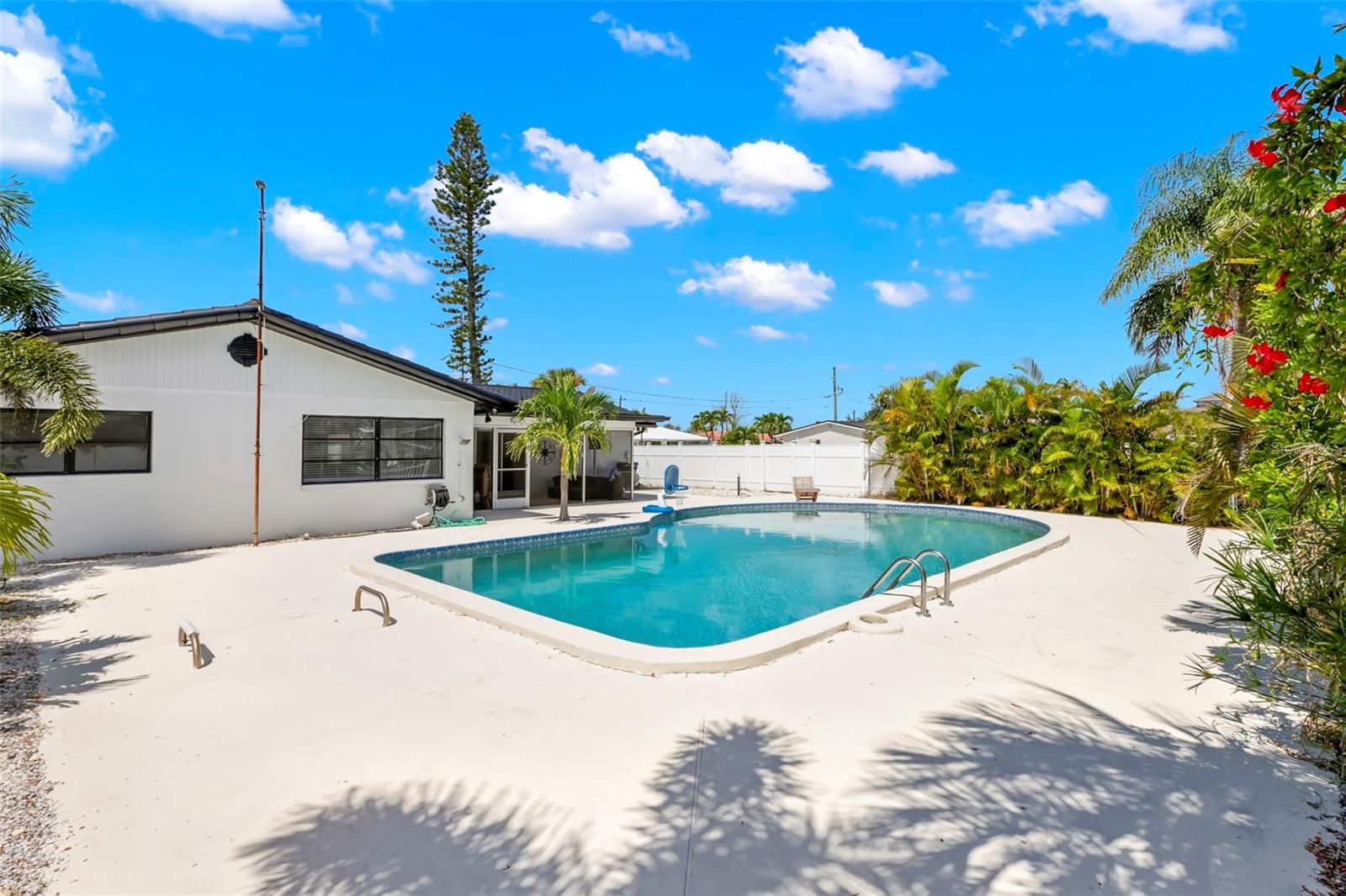 CAPRI ISLE SUB - Residential