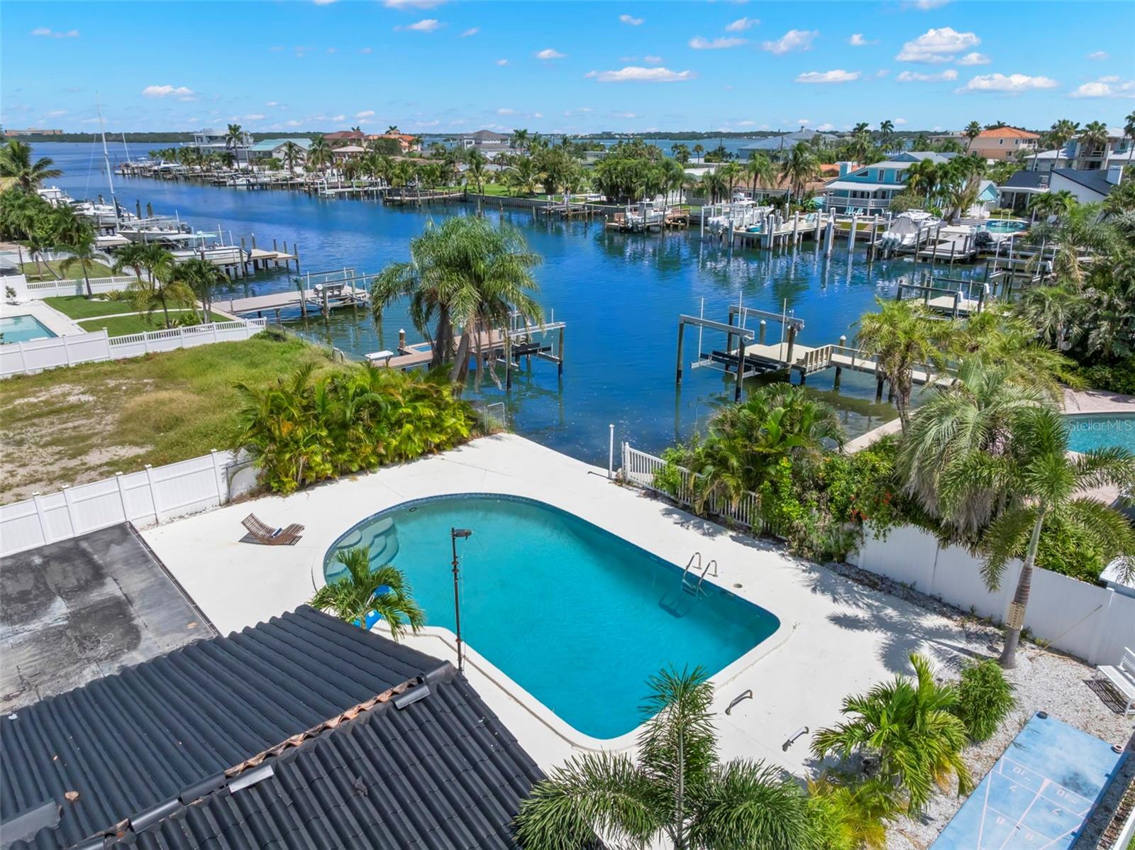 CAPRI ISLE SUB - Residential