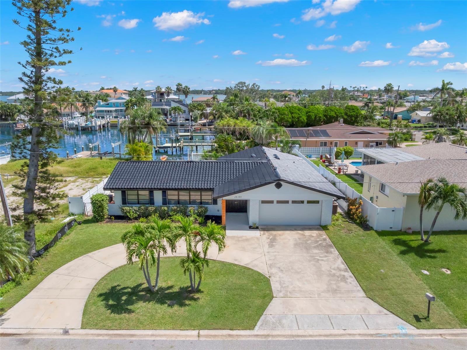 CAPRI ISLE SUB - Residential