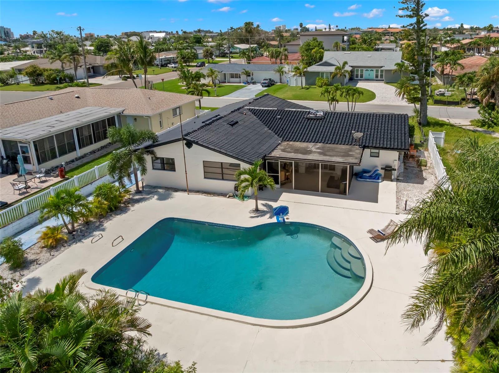 CAPRI ISLE SUB - Residential
