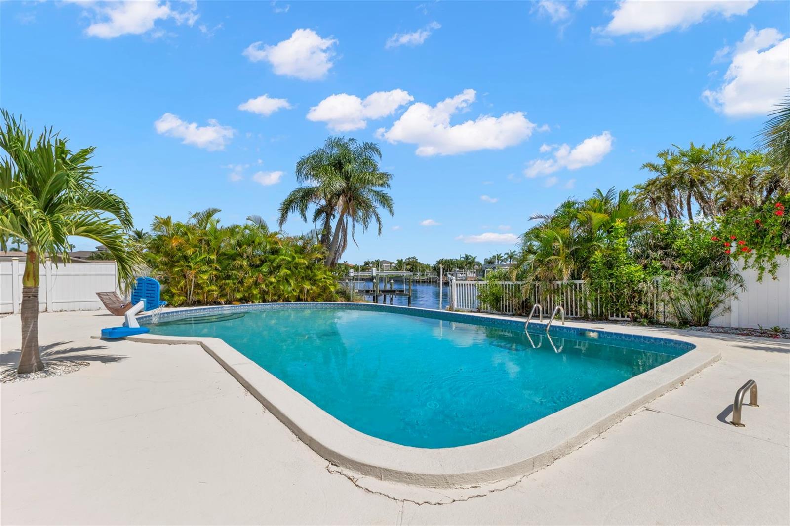 CAPRI ISLE SUB - Residential