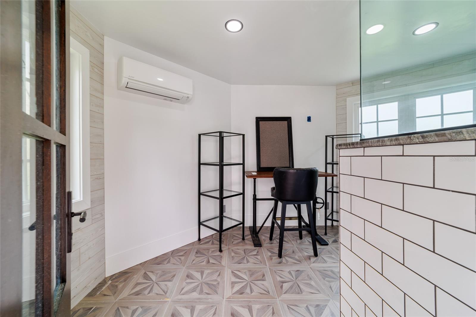 COUNTRY CLUB/OCALA UN 02 - Residential