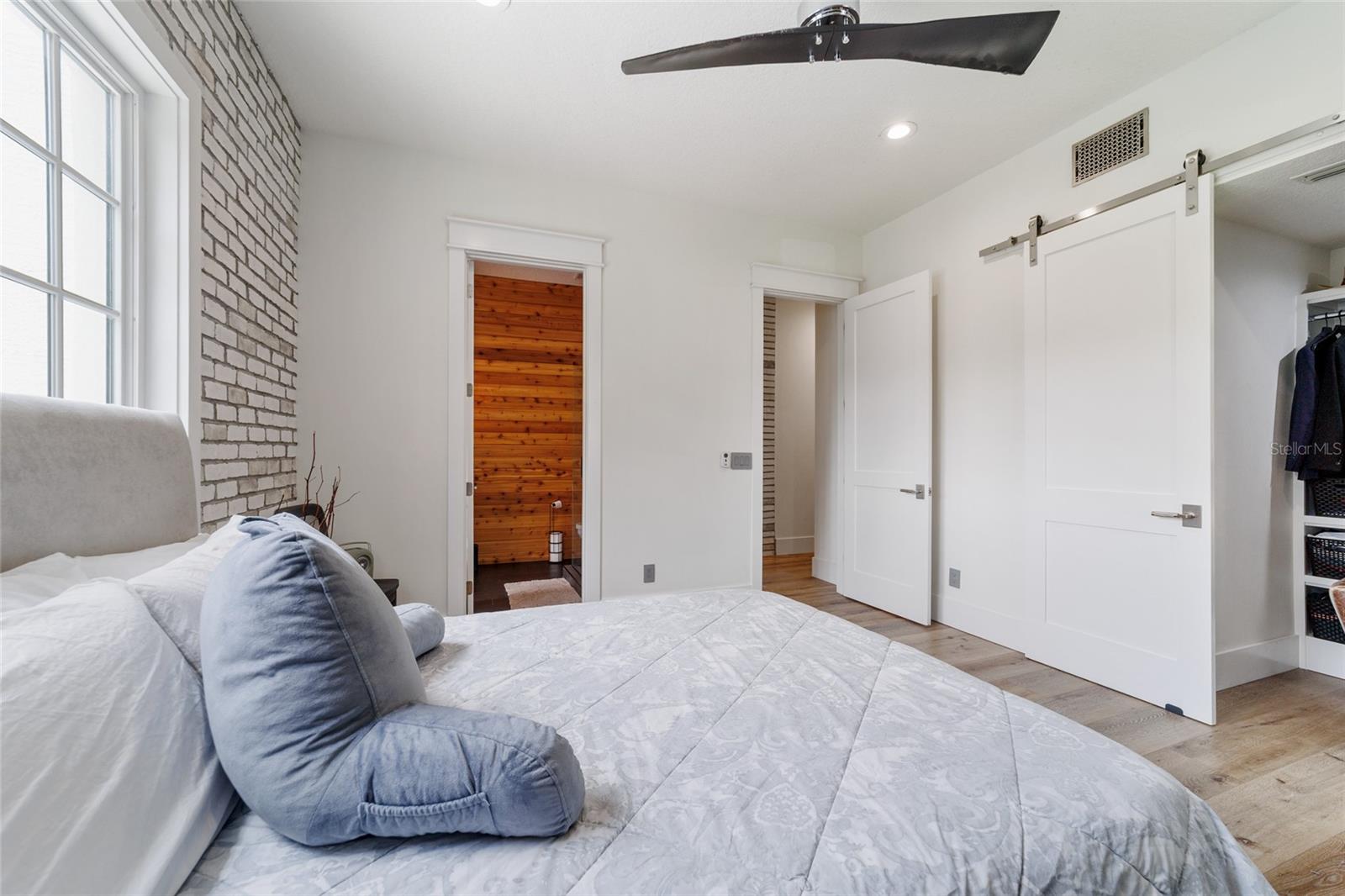 COUNTRY CLUB/OCALA UN 02 - Residential