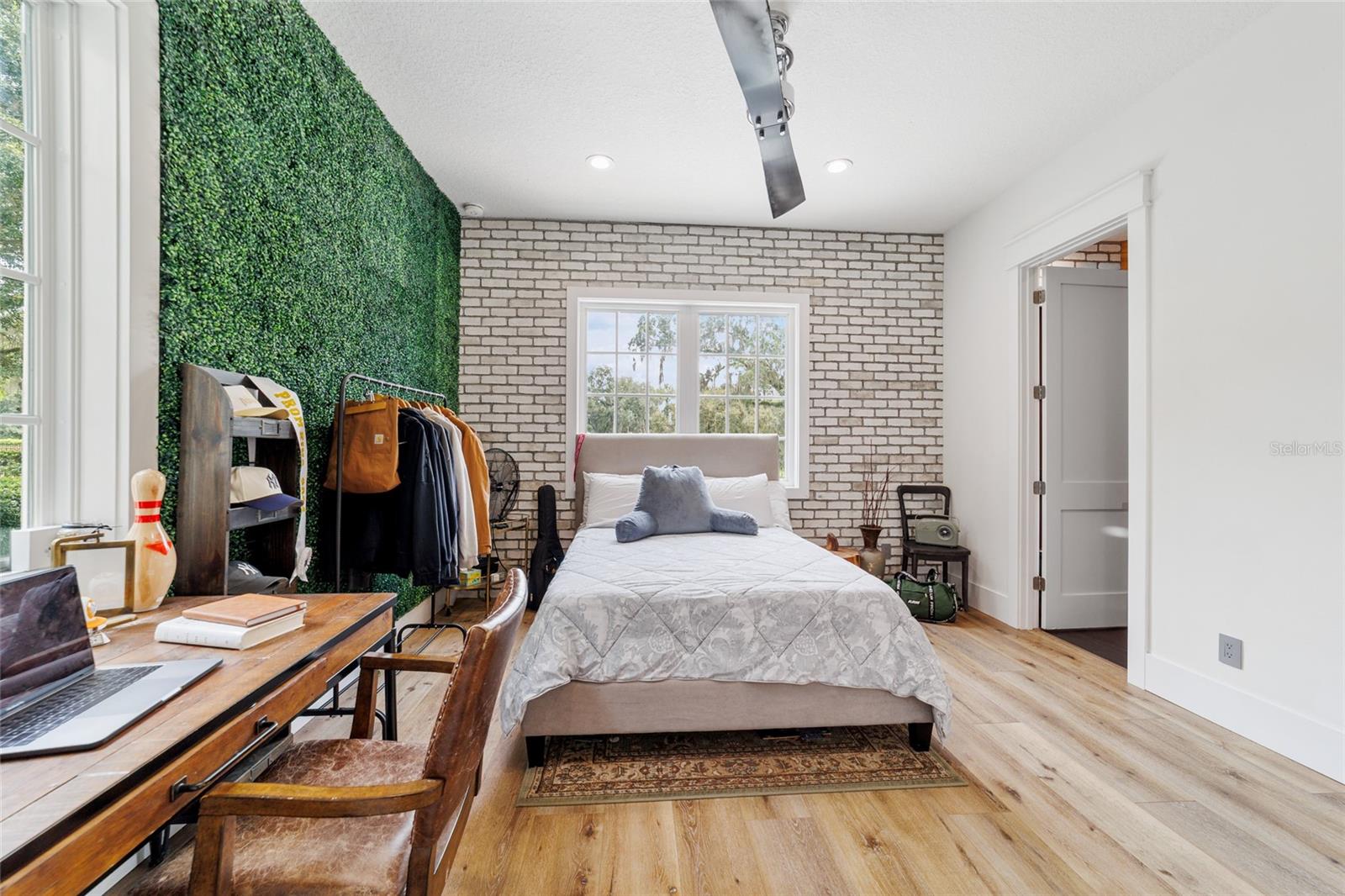 COUNTRY CLUB/OCALA UN 02 - Residential