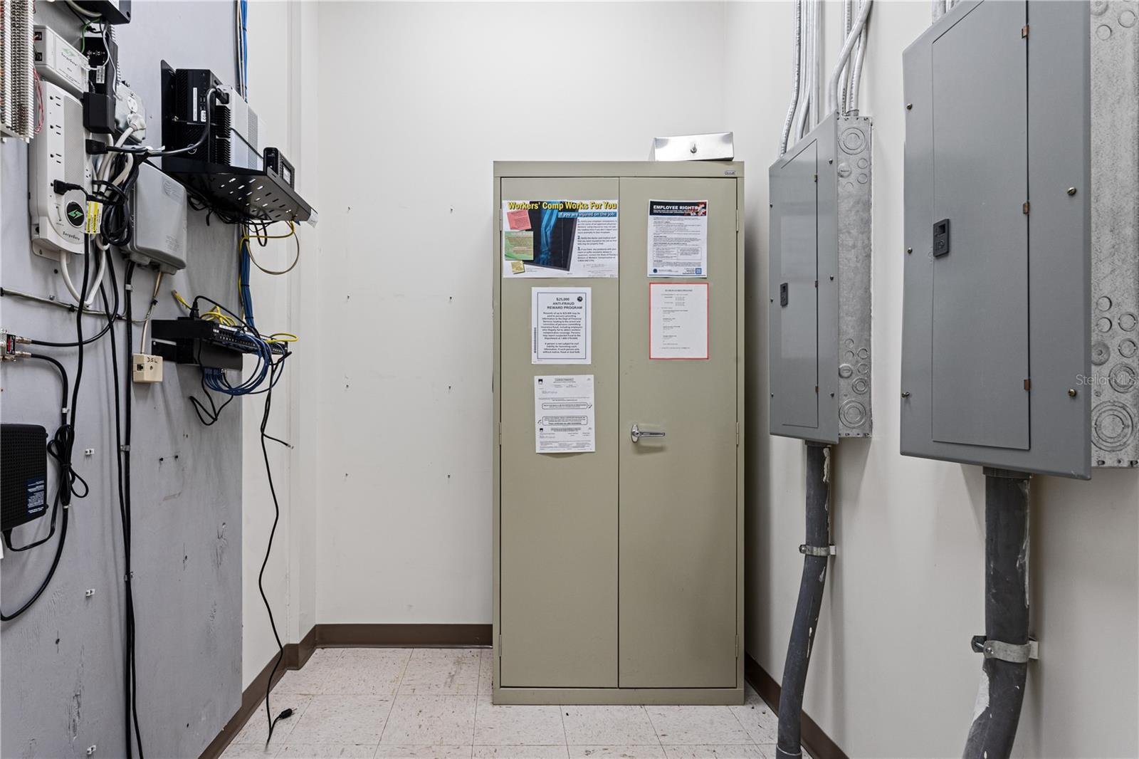 NORTHWEST BUS PARK - Commercial Lease