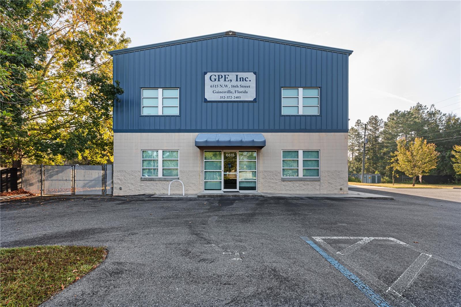 NORTHWEST BUS PARK - Commercial Lease