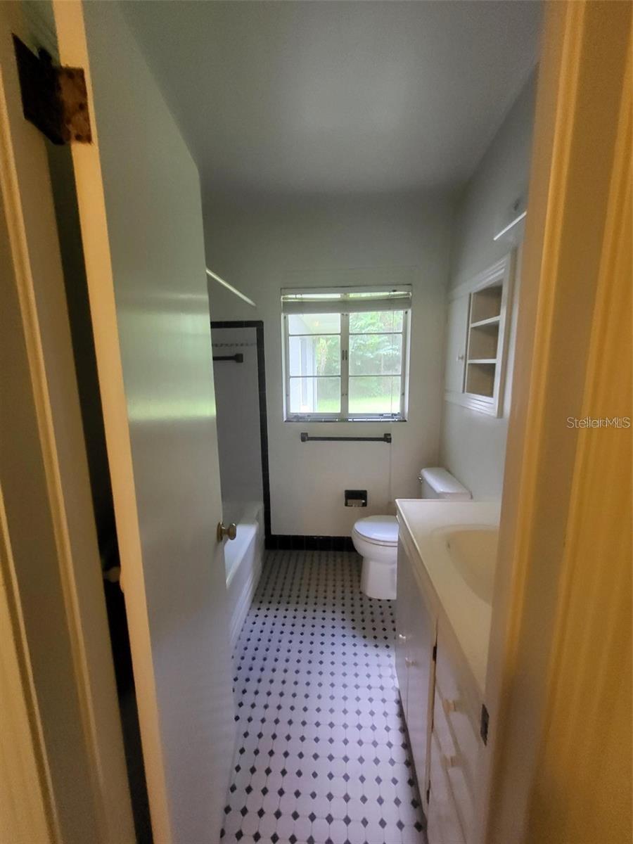 LAKEMONT HEIGHTS - Residential Lease