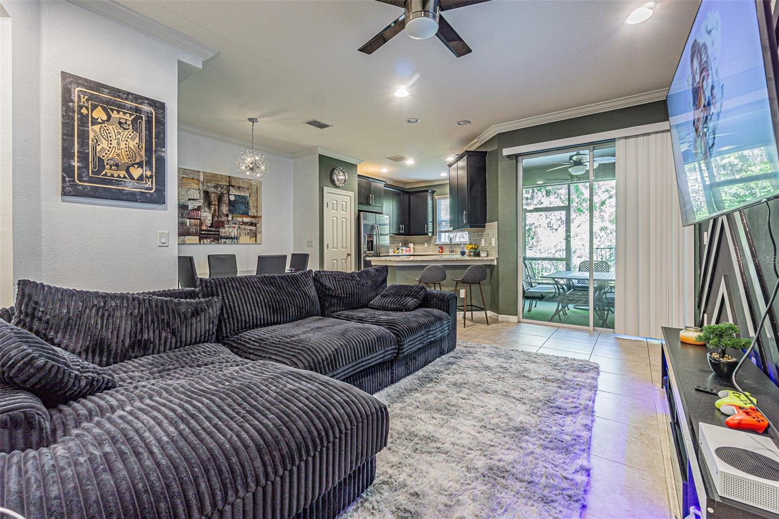 906 VINEYARD LANE
