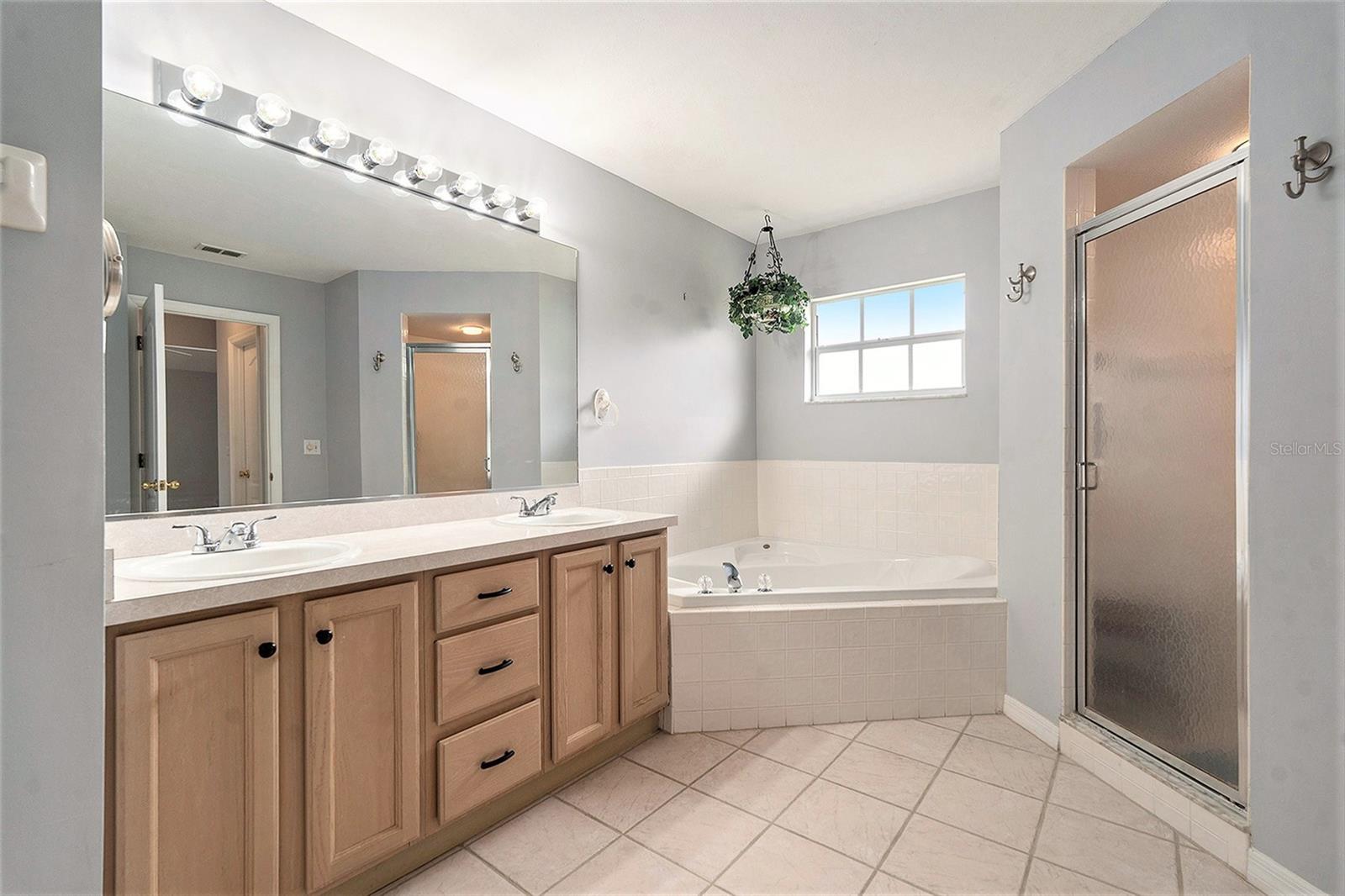 TAMPA BAY GOLF TENNIS CLUB PH 02 - Residential