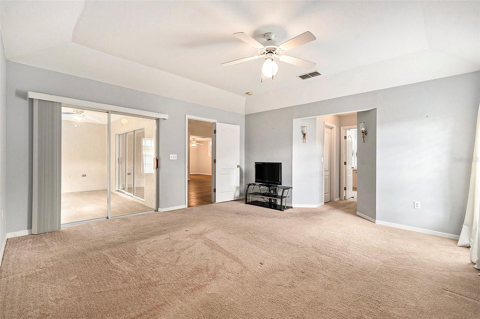 TAMPA BAY GOLF TENNIS CLUB PH 02 - Residential