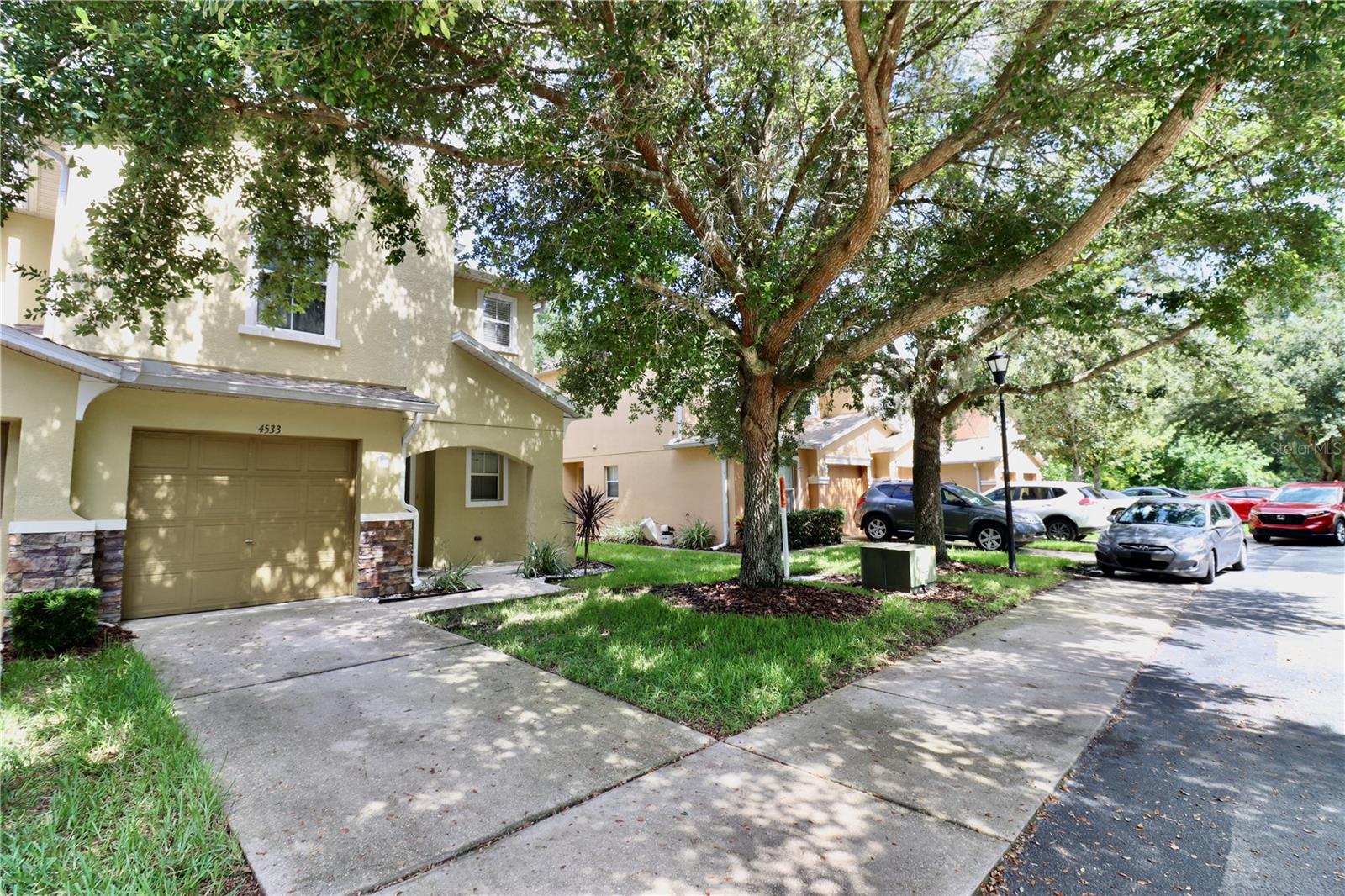 View TAMPA, FL 33610 townhome