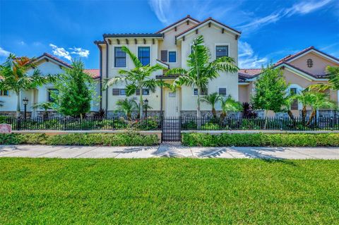 Photo of 906 E Venice Avenue, Venice, FL 34285 (MLS # A4677777)