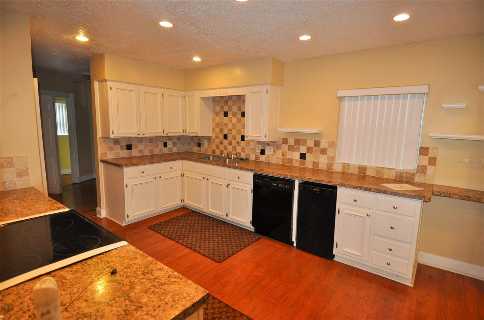 MAGNOLIA SUB - Residential Lease