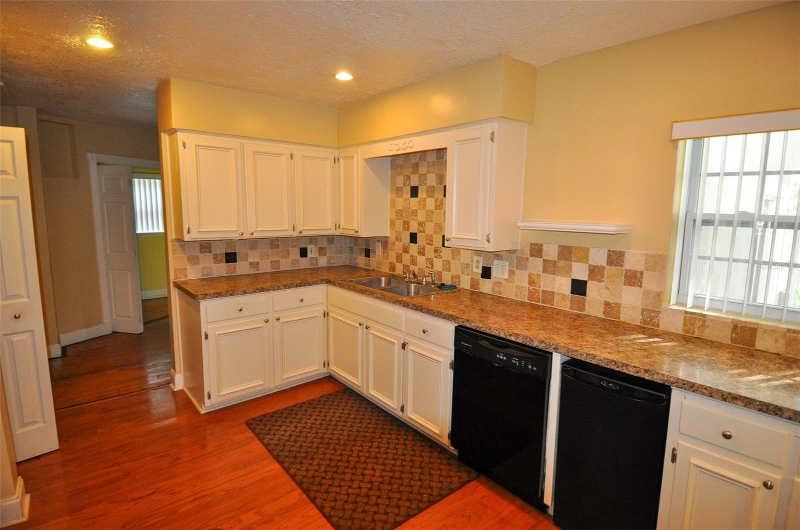 MAGNOLIA SUB - Residential Lease
