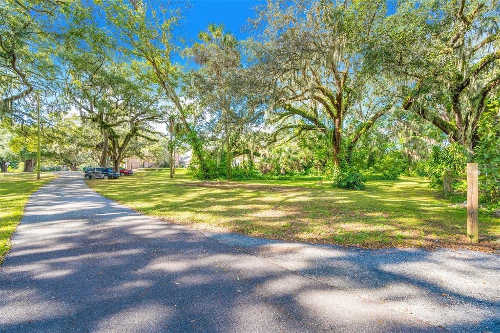 Photo of 11433 Weldon Street, Seffner, FL 33584 (MLS # TB8378579)