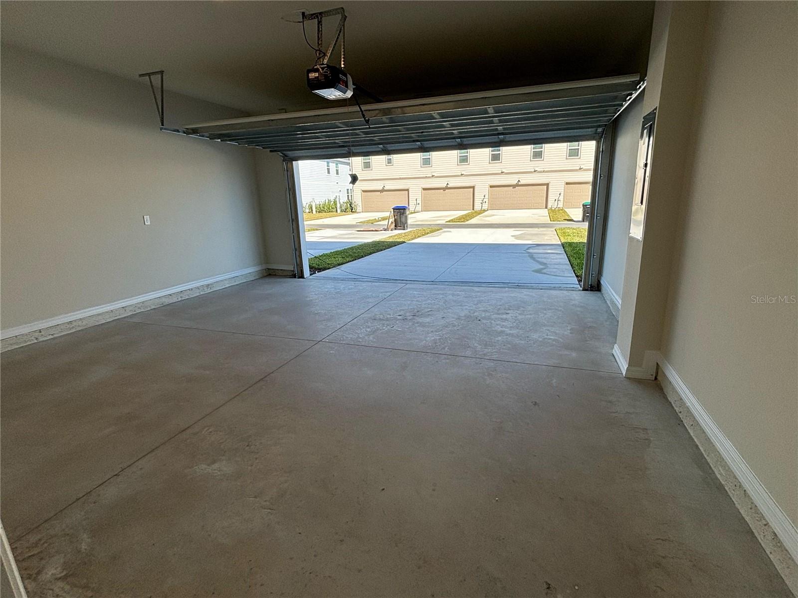 SILVERLEAF OAKS - Residential Lease