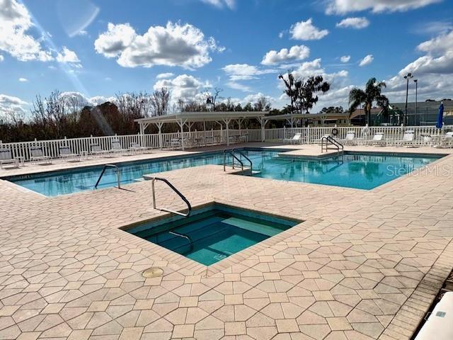 SWEETWATER GOLF & TENNIS CLUB ADD 02 - Residential