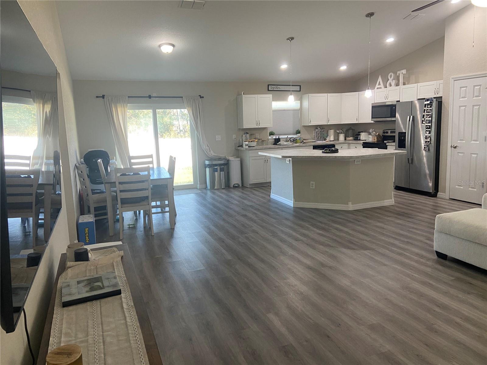 MARION OAKS - Residential