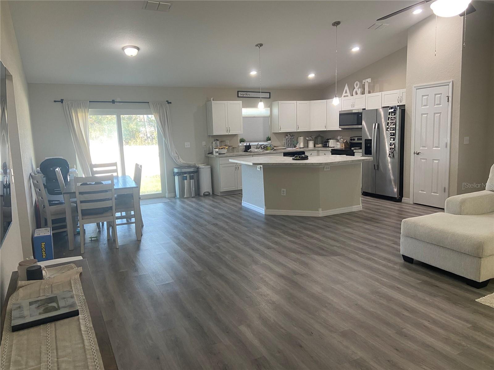 MARION OAKS - Residential