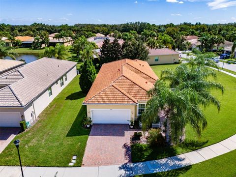 A home in WIMAUMA