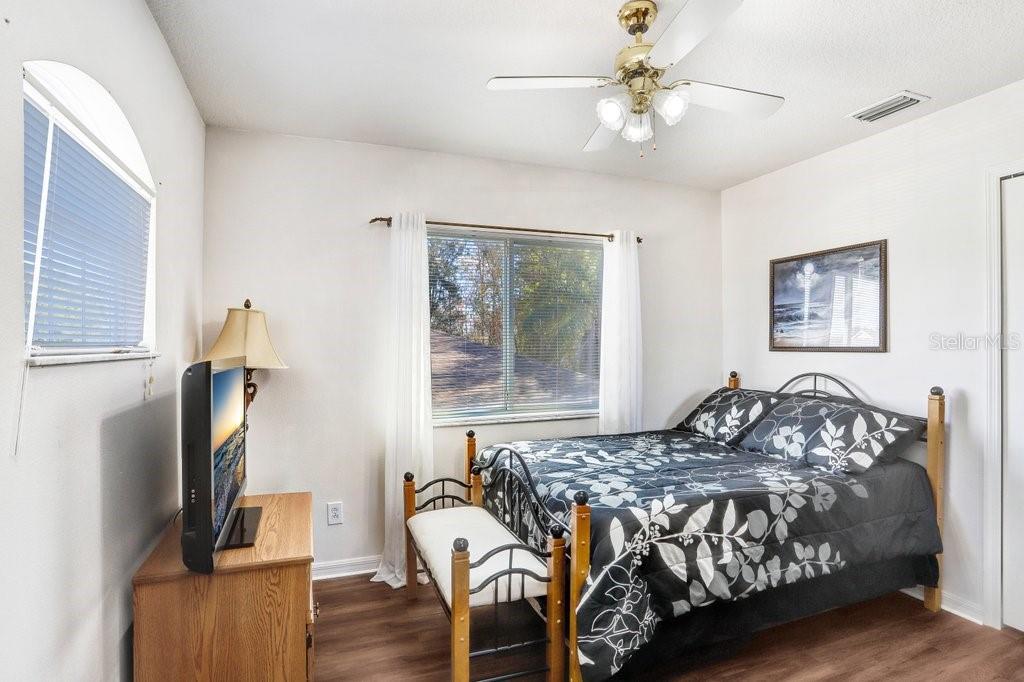 THOUSAND OAKS MULTI FAMILY - Residential