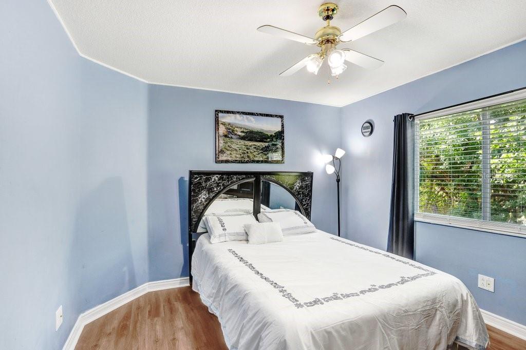 THOUSAND OAKS MULTI FAMILY - Residential