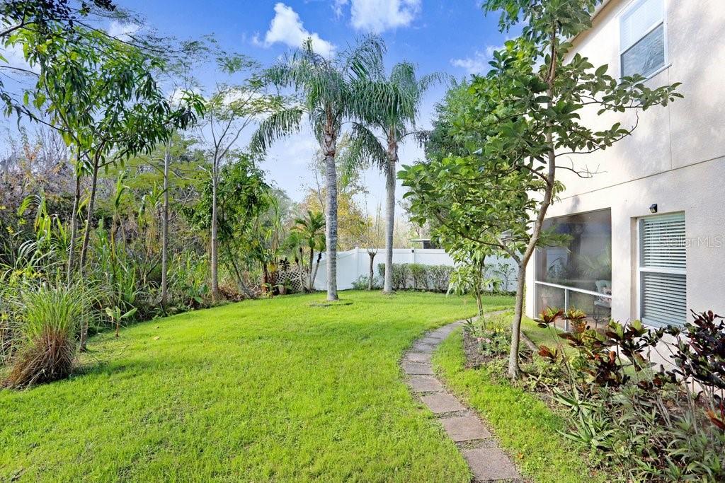 THOUSAND OAKS MULTI FAMILY - Residential