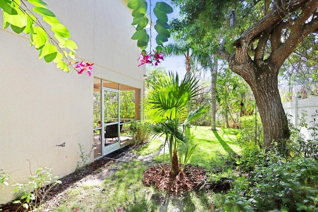 THOUSAND OAKS MULTI FAMILY - Residential