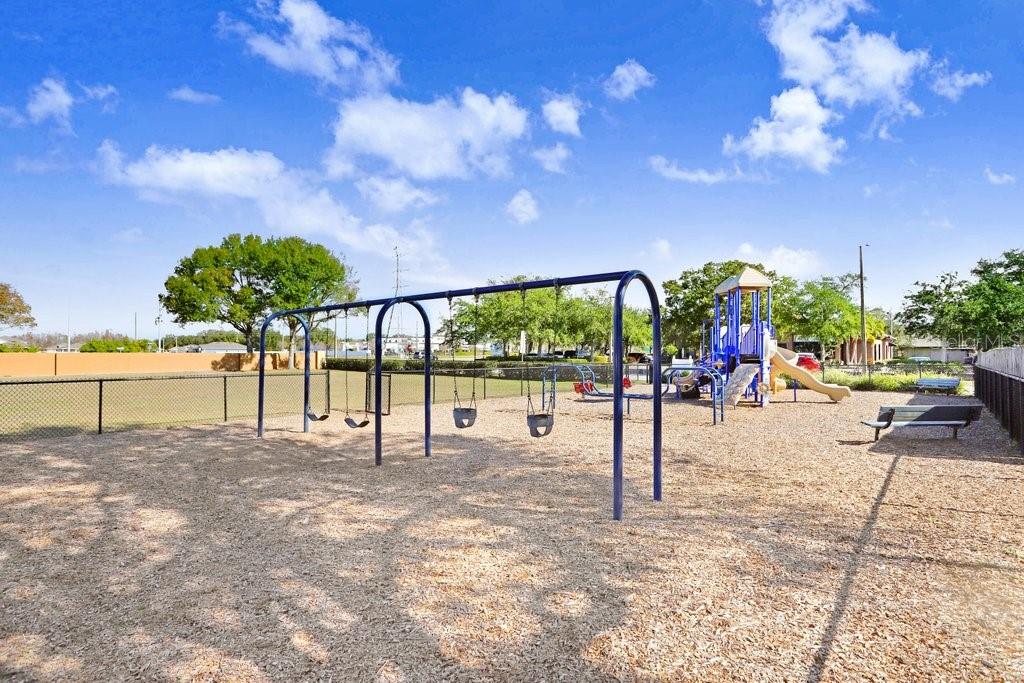 THOUSAND OAKS MULTI FAMILY - Residential