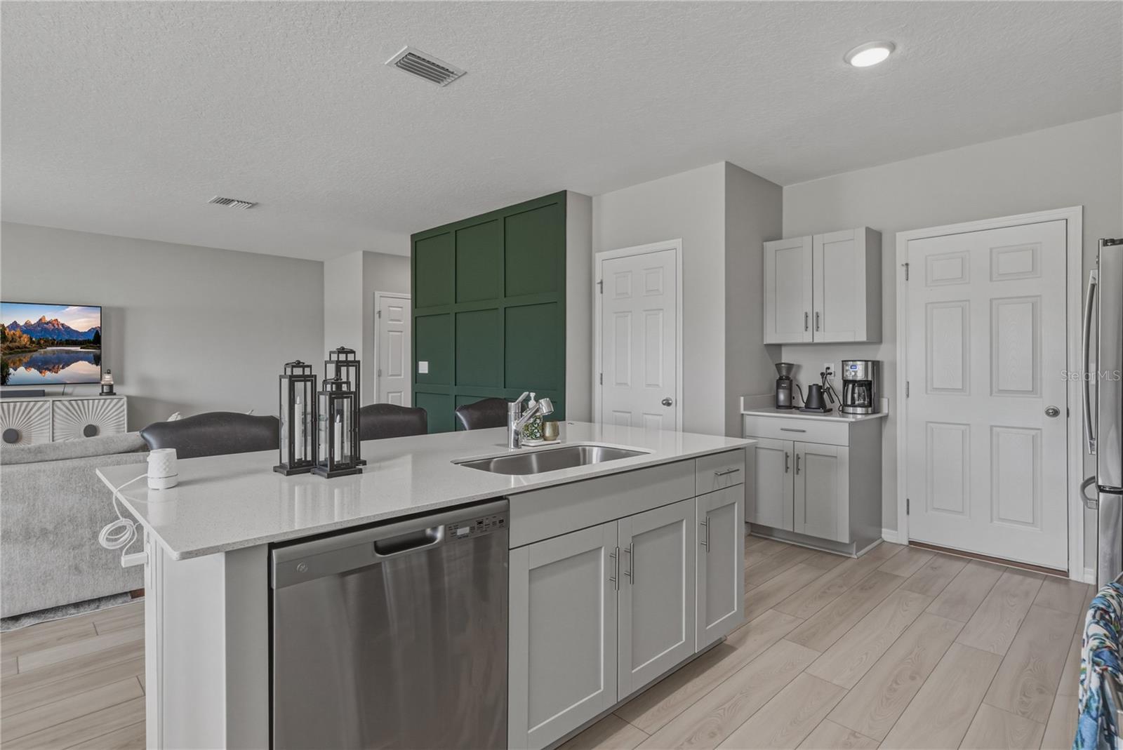 WATERSET WOLF CREEK PHASES A AND D1 LOT 27 BLOCK 6 - Residential