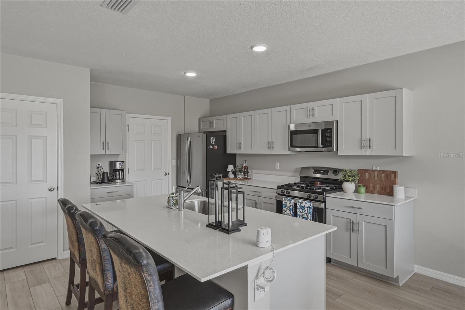 WATERSET WOLF CREEK PHASES A AND D1 LOT 27 BLOCK 6 - Residential