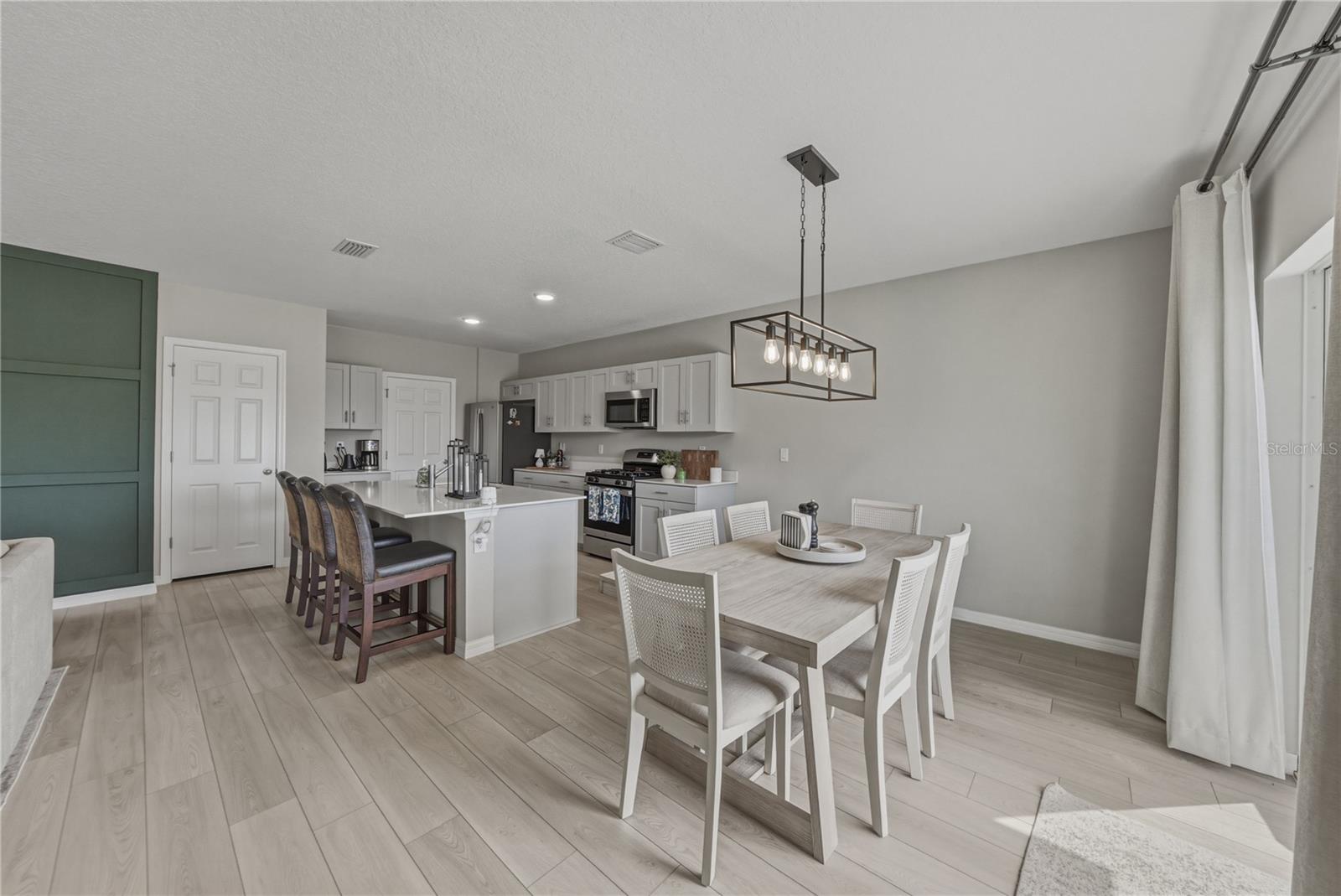 WATERSET WOLF CREEK PHASES A AND D1 LOT 27 BLOCK 6 - Residential