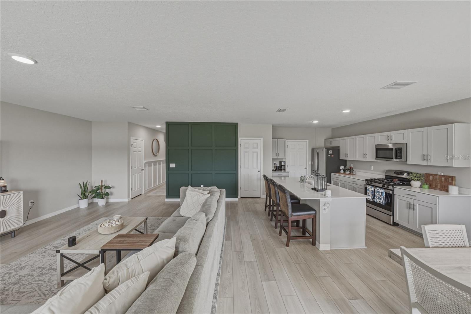 WATERSET WOLF CREEK PHASES A AND D1 LOT 27 BLOCK 6 - Residential