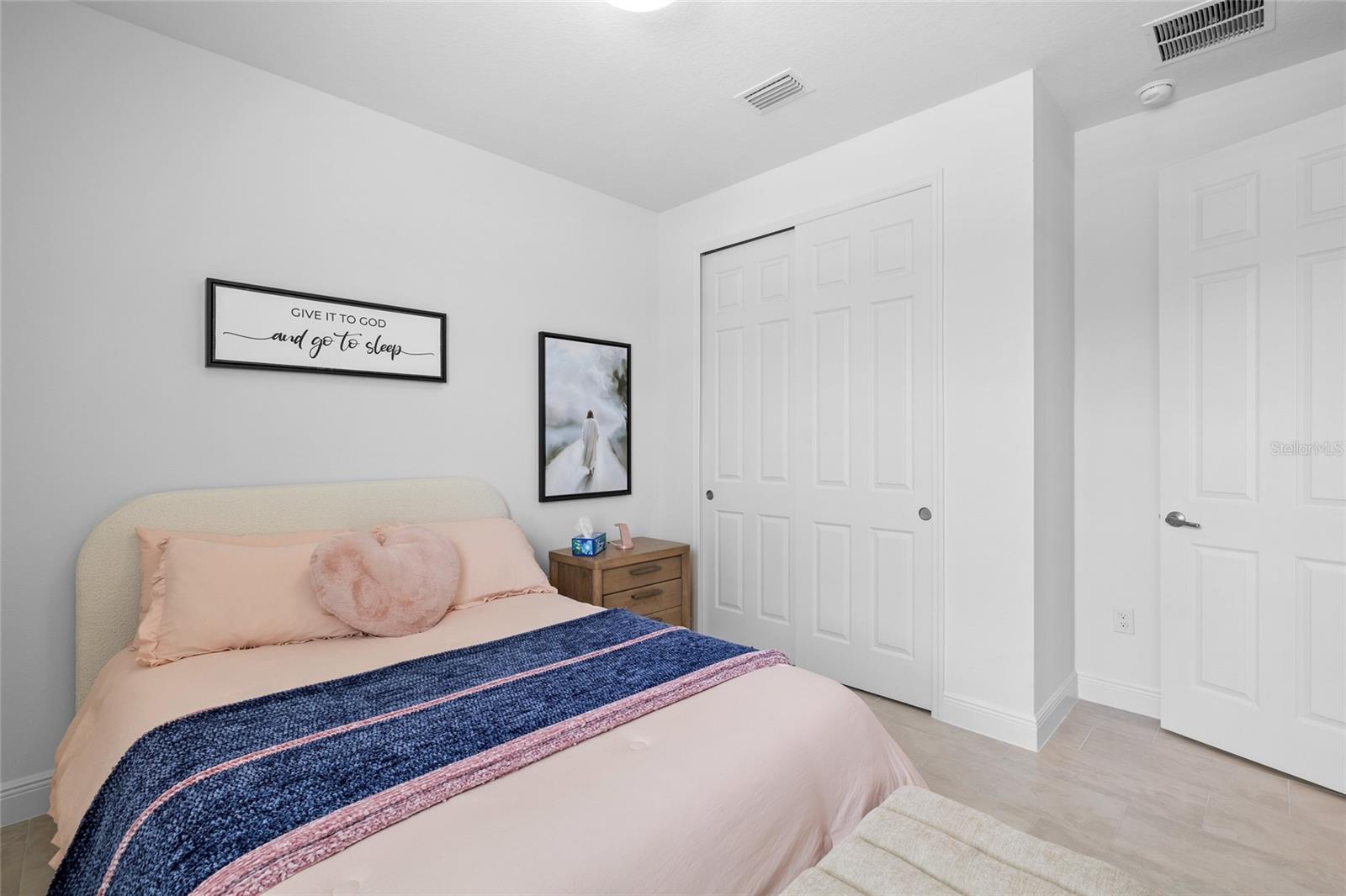 RIVERSTONE - Residential