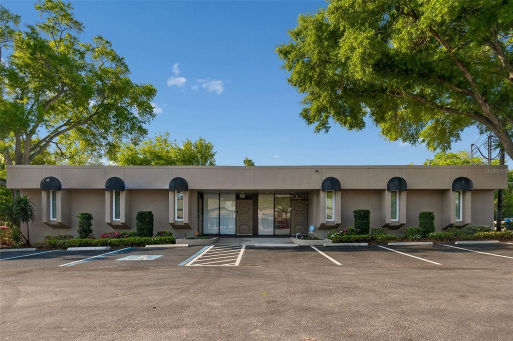 Photo of 1046 W Busch Boulevard #100, Tampa, FL 33612 (MLS # TB8477712)