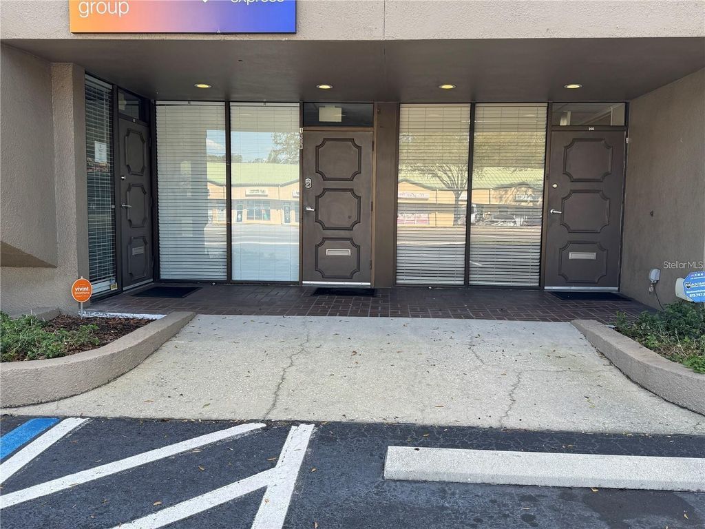 Photo of 1046 W Busch Boulevard #100, Tampa, FL 33612 (MLS # TB8477712)