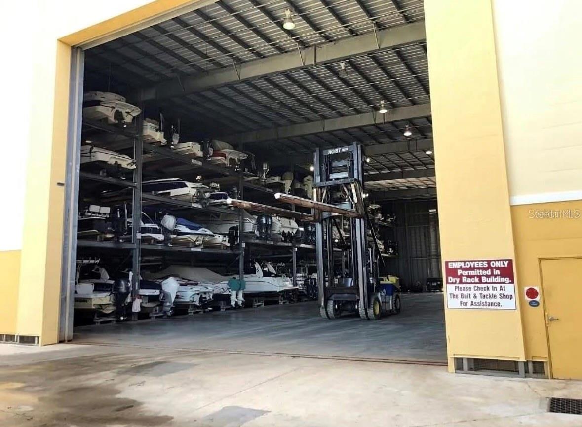 DRY SLIPS AT BELLAGIO VILLAGE - Residential