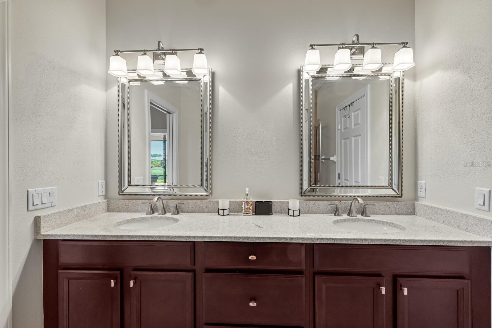 ESPLANADE - Residential Lease