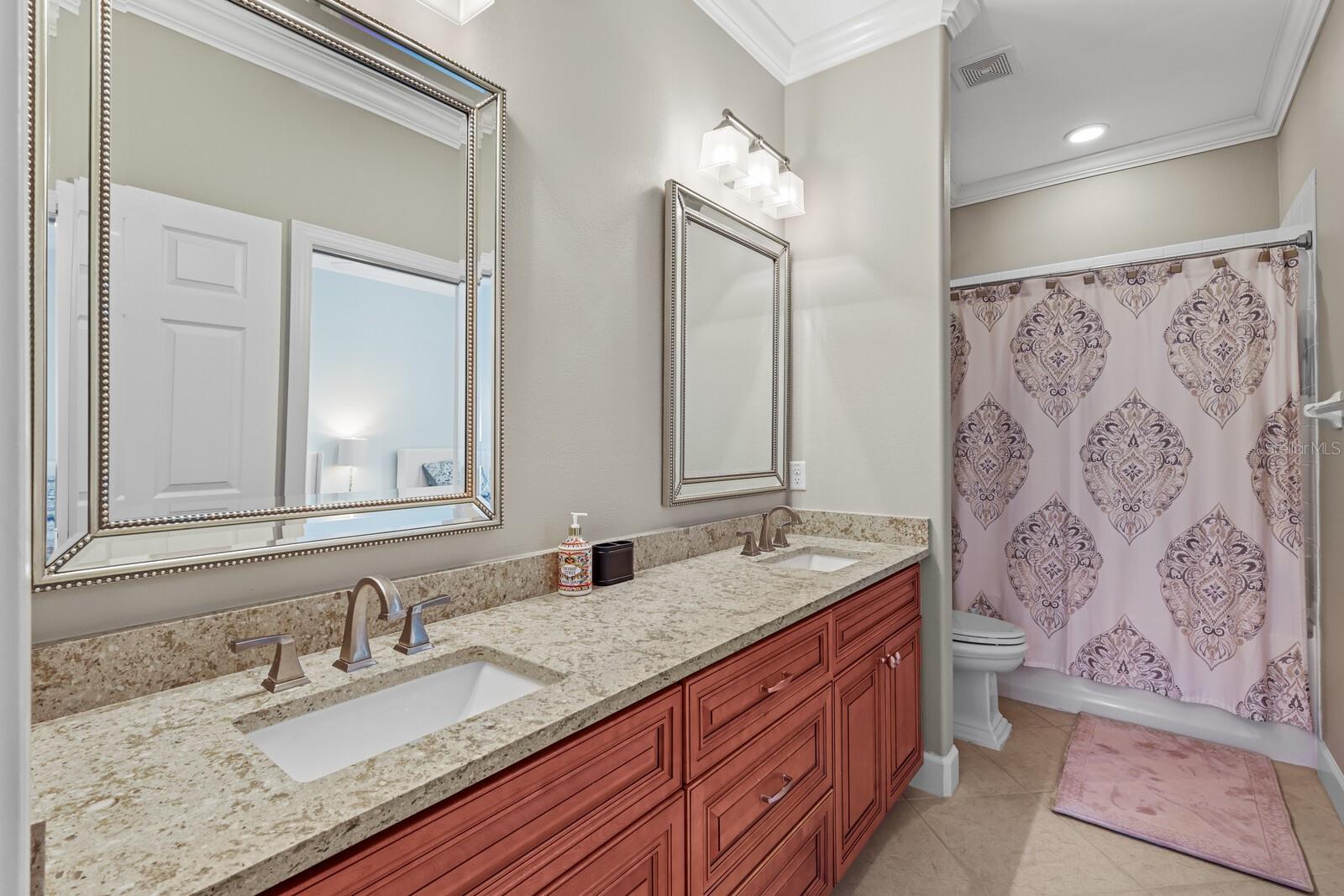 ESPLANADE - Residential Lease