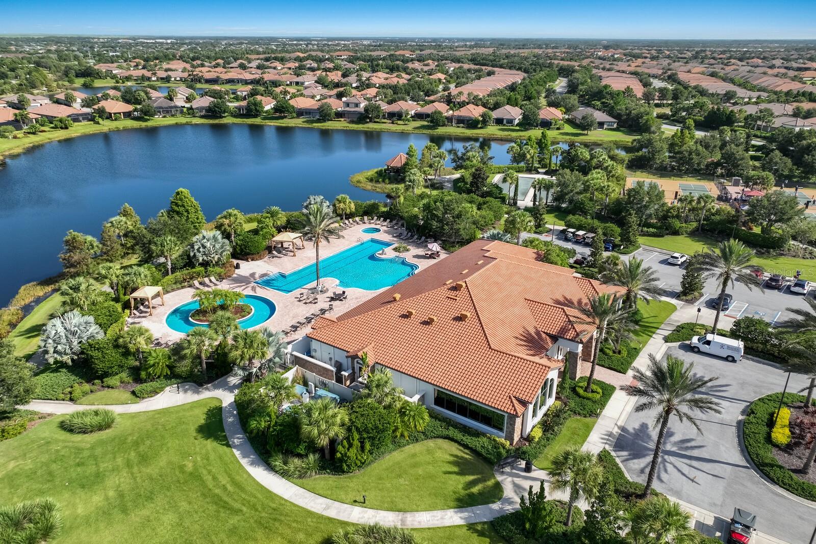 ESPLANADE - Residential Lease