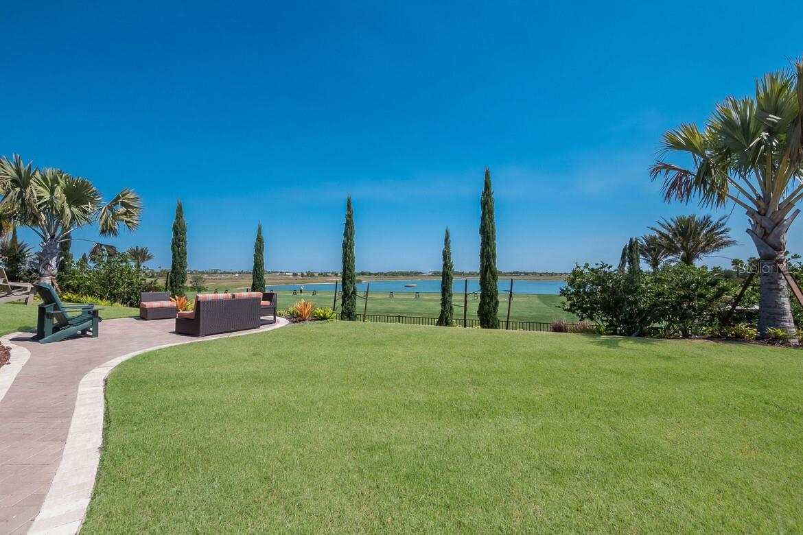 ESPLANADE - Residential Lease