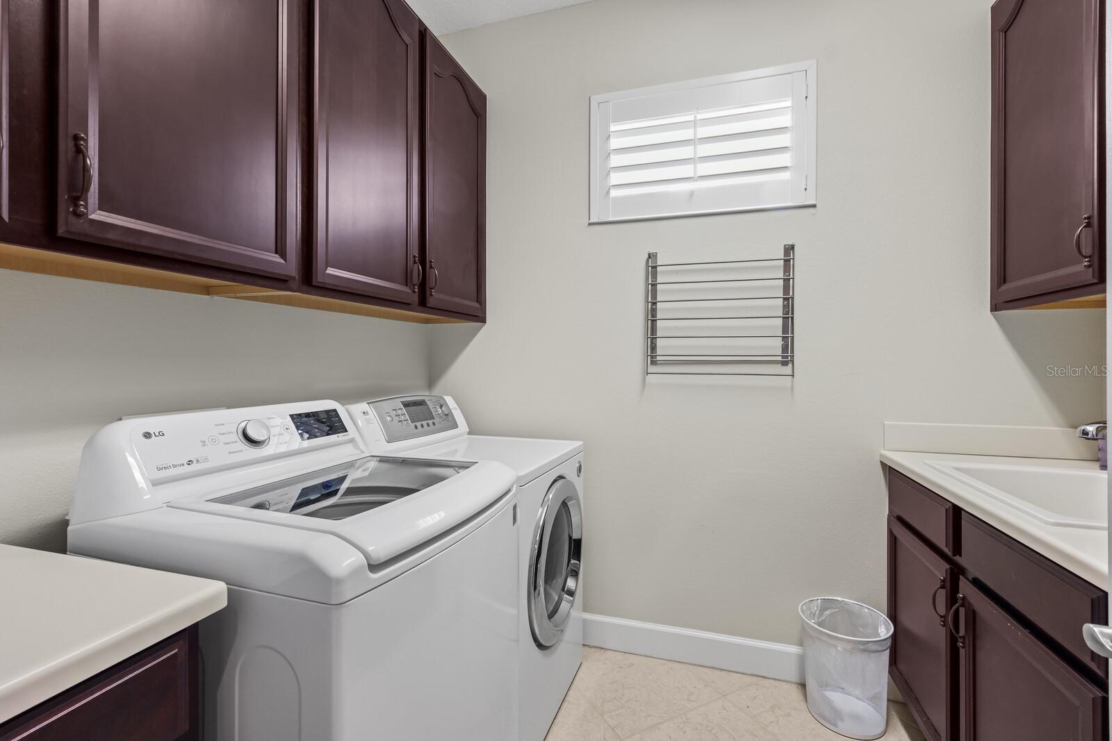 ESPLANADE - Residential Lease