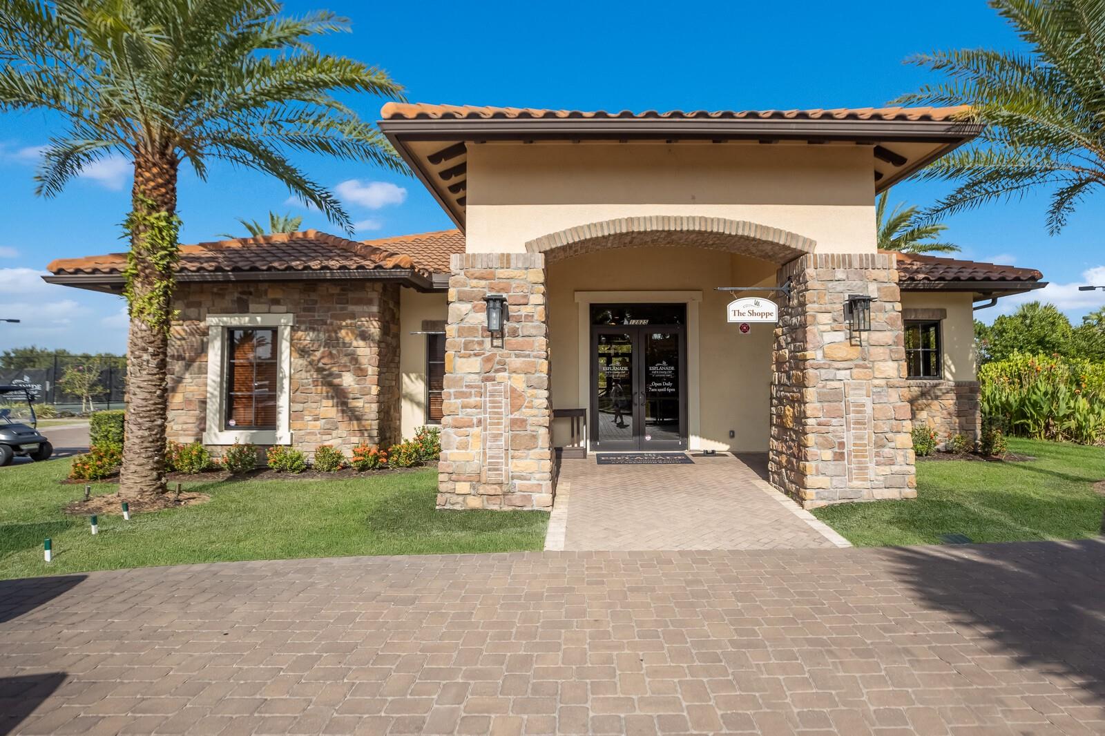 ESPLANADE - Residential Lease
